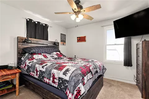 Bedroom - 119 Chippewa, Kawkawlin, MI 48631 photo 2 of 6
