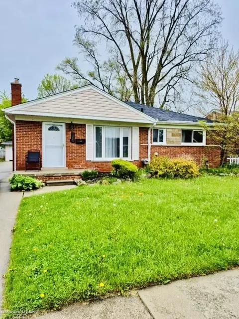 25064 Ronald, Roseville, MI 48066