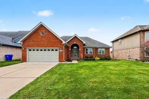 15916 French Crk, Fraser, MI 48026