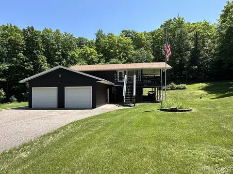 1111 W Little Shag Lk, Gwinn, MI 49841