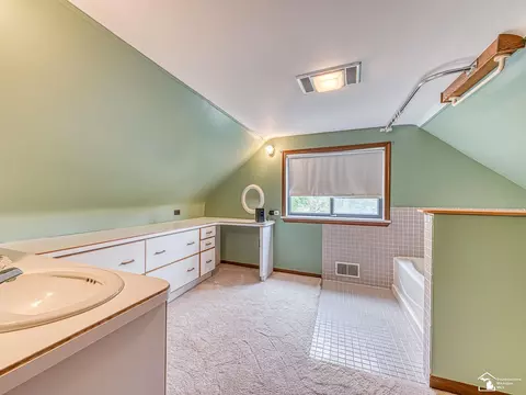Bath - 11952 Grafton, Carleton, MI 48117 photo 1 of 4