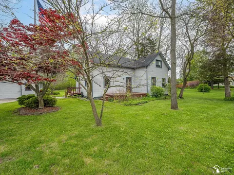 Exterior - 11952 Grafton, Carleton, MI 48117 photo 4 of 14