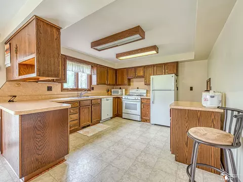 Kitchen - 11952 Grafton, Carleton, MI 48117 photo 1 of 5