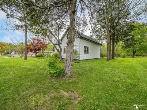 Exterior - 11952 Grafton, Carleton, MI 48117 photo 5 of 14