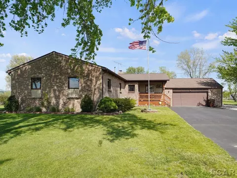 10050 Whiteford Ctr, Ottawa Lake, MI 49267