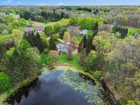 8978 Hidden Lk, Howell, MI 48855