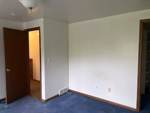 Bedroom - 1388 Flushing, Flushing, MI 48433 photo 2 of 5