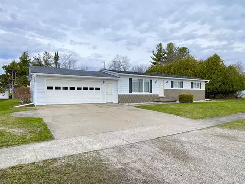 219 New Delta, Manistique, MI 49854