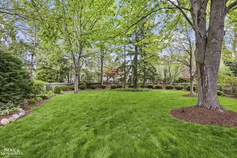 96 Moran, Grosse Pointe Farms, MI 48236 photo 40