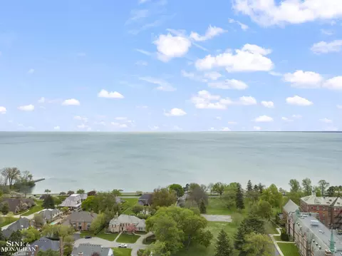 96 Moran, Grosse Pointe Farms, MI 48236 photo 48