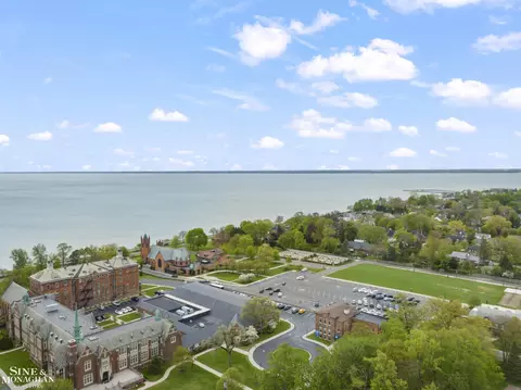 96 Moran, Grosse Pointe Farms, MI 48236 photo 49