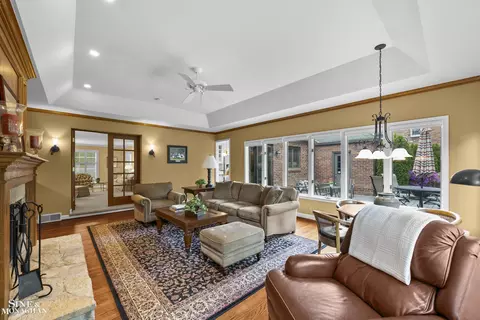 96 Moran, Grosse Pointe Farms, MI 48236 photo 18