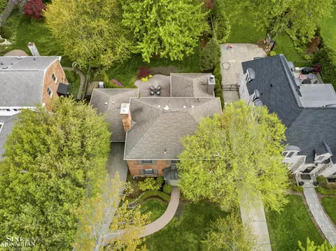 96 Moran, Grosse Pointe Farms, MI 48236 photo 46