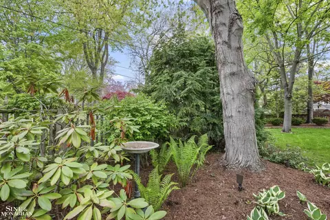 96 Moran, Grosse Pointe Farms, MI 48236 photo 38