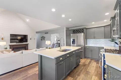 Kitchen - 1494 E Gorman, Adrian, MI 49221 photo 5 of 6