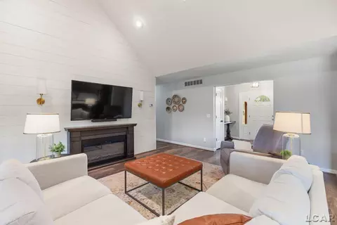 Living - 1494 E Gorman, Adrian, MI 49221 photo 3 of 5