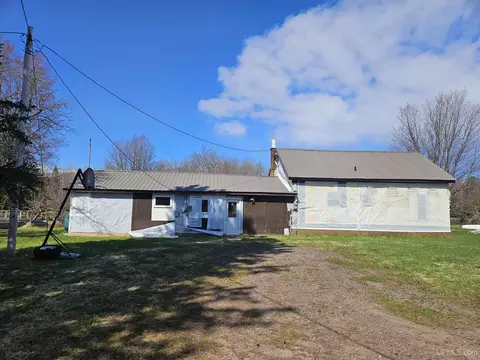 16672 Lakeshore, Ontonagon, MI 49953