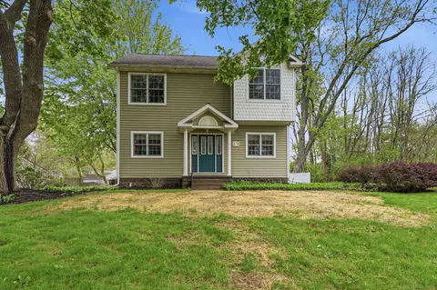 112 S Winding, Waterford, MI 48328