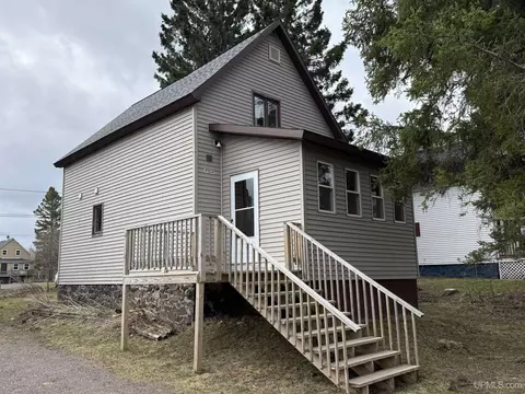 47604 1st, Houghton, MI 49931