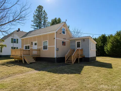 119 Hemlock, Republic, MI 49879