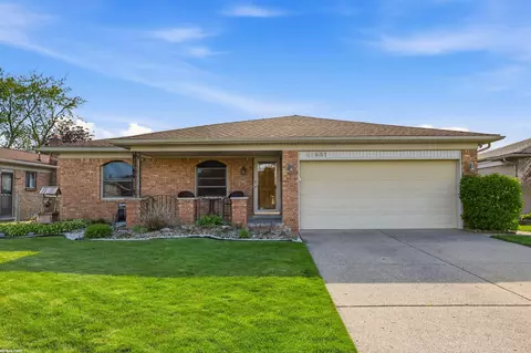 47651 Chrys, Macomb, MI 48044