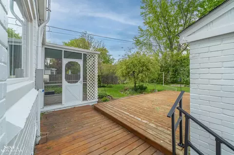 Exterior - 1726 Hawthorne, Grosse Pointe Woods, MI 48236 photo 5 of 11