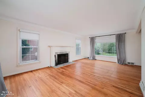 Living - 1726 Hawthorne, Grosse Pointe Woods, MI 48236 photo 2 of 4