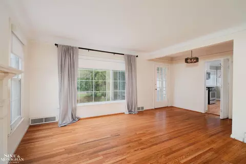 Living - 1726 Hawthorne, Grosse Pointe Woods, MI 48236 photo 3 of 4