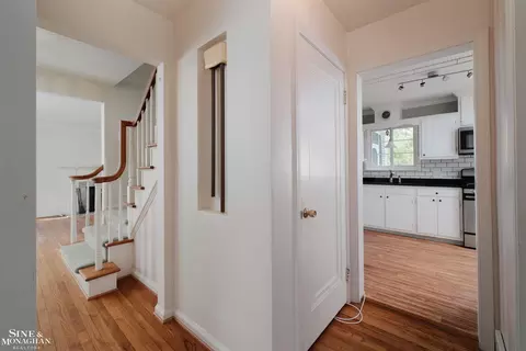 Entry Way - 1726 Hawthorne, Grosse Pointe Woods, MI 48236 photo 3 of 5