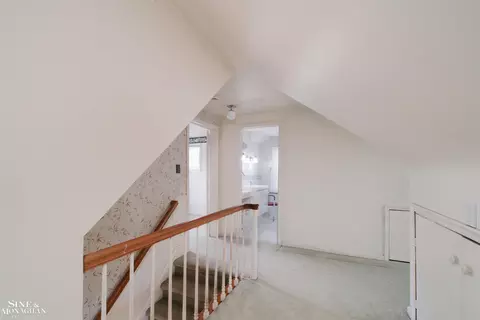 Entry Way - 1726 Hawthorne, Grosse Pointe Woods, MI 48236 photo 5 of 5
