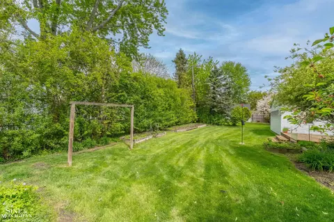Exterior - 1726 Hawthorne, Grosse Pointe Woods, MI 48236 photo 11 of 11