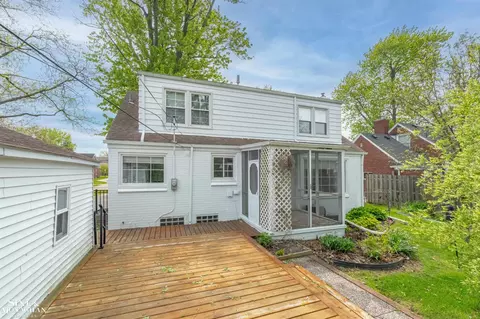 Exterior - 1726 Hawthorne, Grosse Pointe Woods, MI 48236 photo 7 of 11