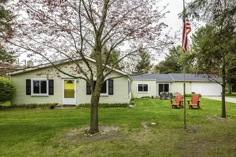 7672 Schroeder, Lexington, MI 48450