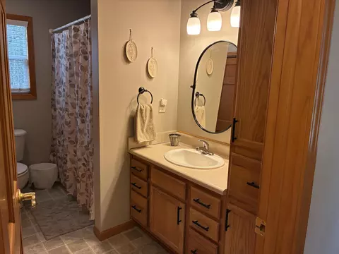 Bath - 5019 Kings, Gladwin, MI 48624 photo 1 of 7