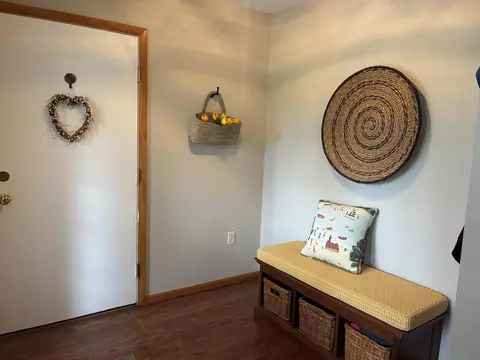 Entry Way - 5019 Kings, Gladwin, MI 48624 photo 2 of 5