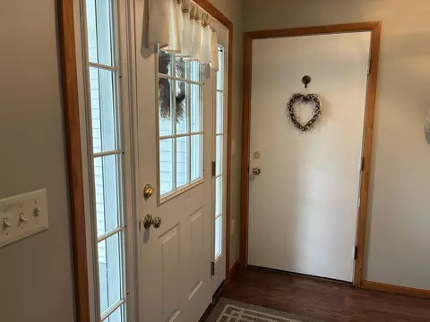 Entry Way - 5019 Kings, Gladwin, MI 48624 photo 1 of 5