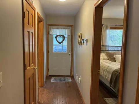 Entry Way - 5019 Kings, Gladwin, MI 48624 photo 4 of 5