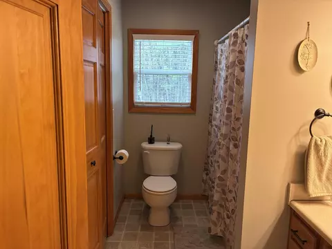 Bath - 5019 Kings, Gladwin, MI 48624 photo 3 of 7