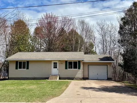 2038 Van Evera, Marquette, MI 49855