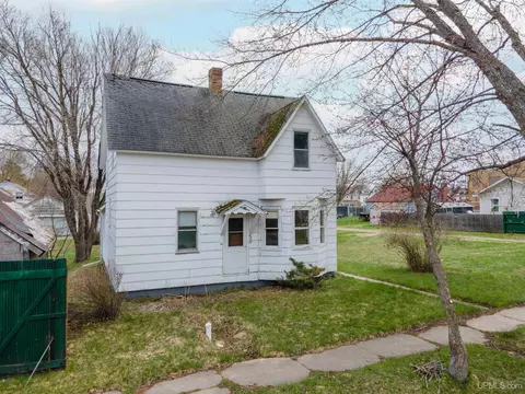 628 N 7th, Iron River, MI 49935