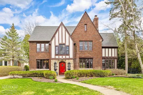 1006 Kensington, Grosse Pointe Park, MI 48230