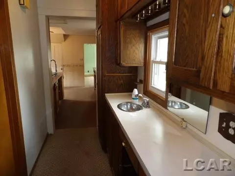 Entry Way - 1138 E Hunt, Adrian, MI 49221 photo 1 of 1