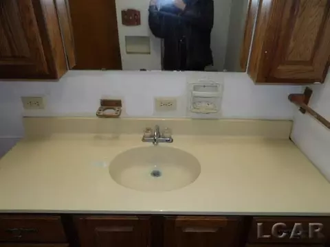 Bath - 1138 E Hunt, Adrian, MI 49221 photo 2 of 2