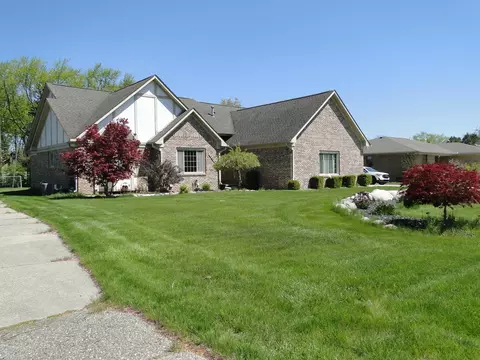 19549 Dixie, Clinton Township, MI 48035