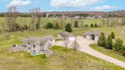 n2069 Stone Cliff Drive, Vulcan, MI 49892