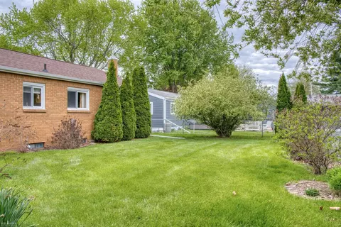 Exterior - 1205 Willow, Owosso, MI 48867 photo 5 of 10