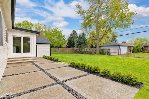Exterior - 773 Hawthorne, Grosse Pointe Woods, MI 48236 photo 6 of 11