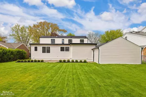Exterior - 773 Hawthorne, Grosse Pointe Woods, MI 48236 photo 8 of 11