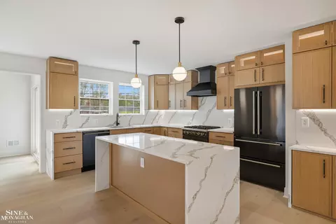 Kitchen - 773 Hawthorne, Grosse Pointe Woods, MI 48236 photo 4 of 14