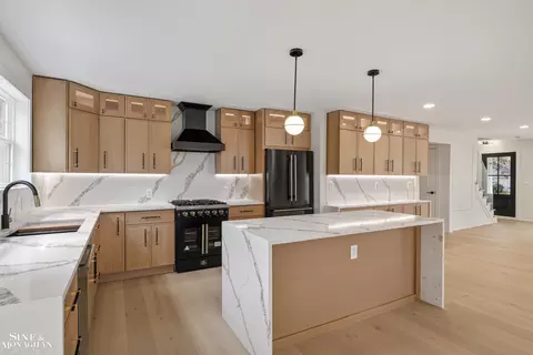 Kitchen - 773 Hawthorne, Grosse Pointe Woods, MI 48236 photo 7 of 14